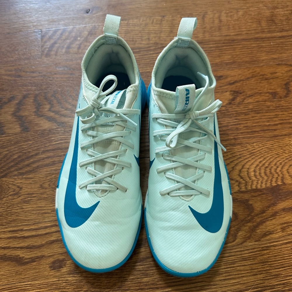 Nike Kids' Mercurial Vapor 16
Academy Indoor Soccer Shoes